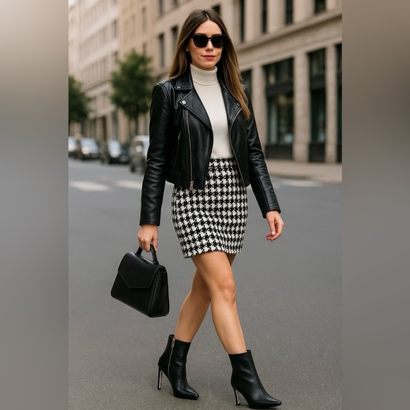 MICHAEL Michael Kors Black Leather Ankle Boots with Silver Heel Size 7.5M NWB - Picture 3 of 12